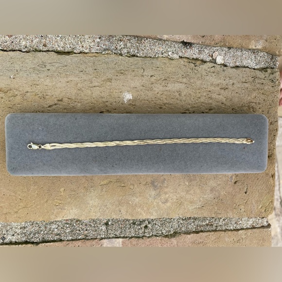 14k Solid Gold Bracelet with a Twist/Braid Herringbone Chain - Picture 8 of 10